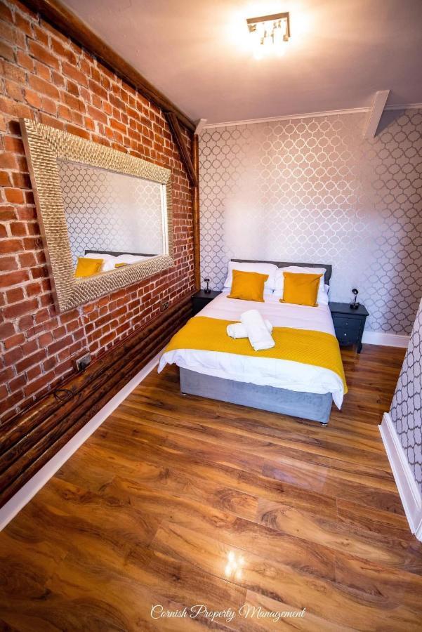 River Street Apartment