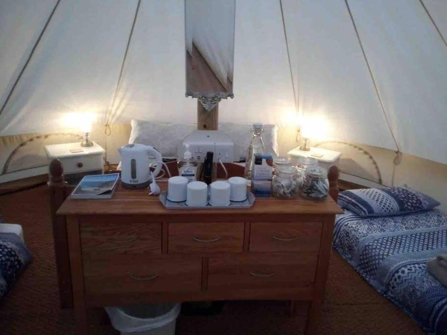 Cox Hill Glamping Badger Luxury tent *