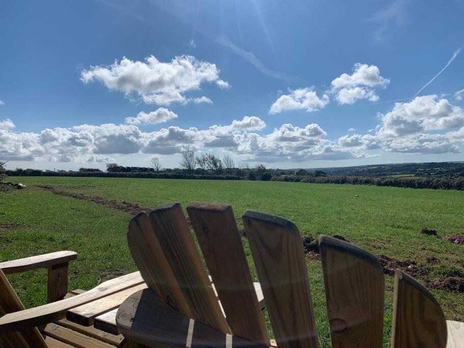 New! With Hot Tub, Wood Burner And Fab Views Holiday home *