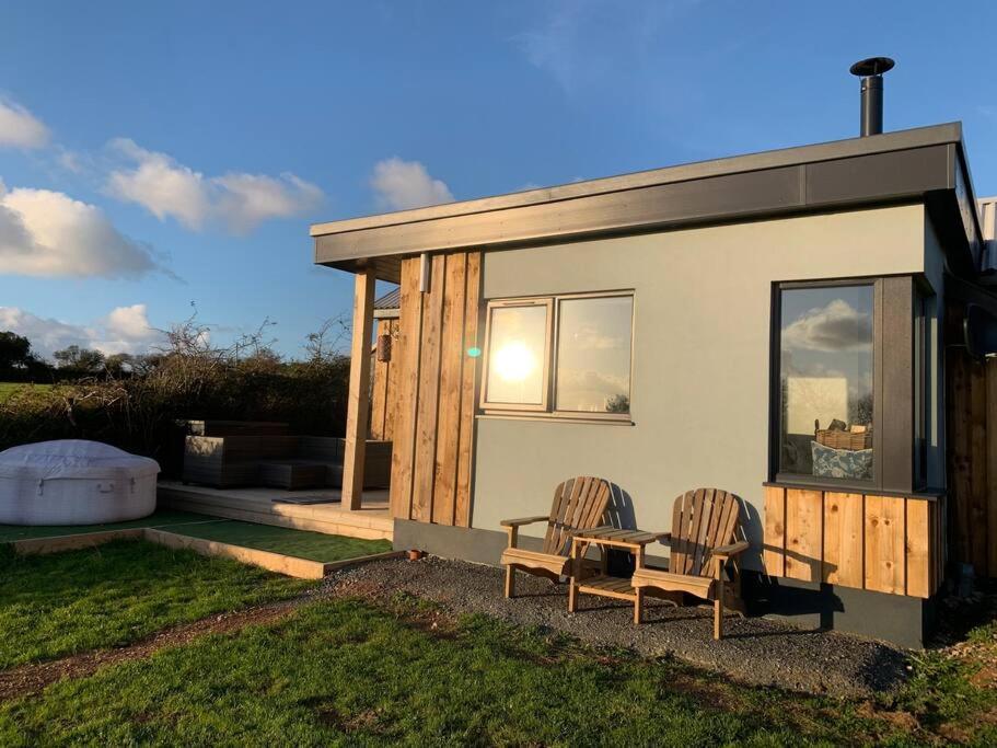 New! With Hot Tub, Wood Burner And Fab Views Holiday home *