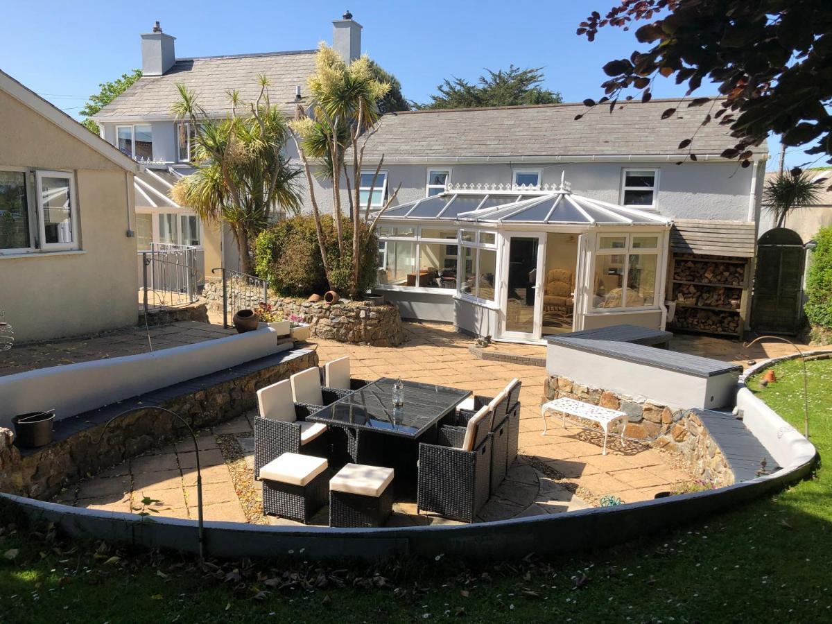 Large Family House - Sleeps 10. Location. 15 Mins From Coast. Holiday home Truro