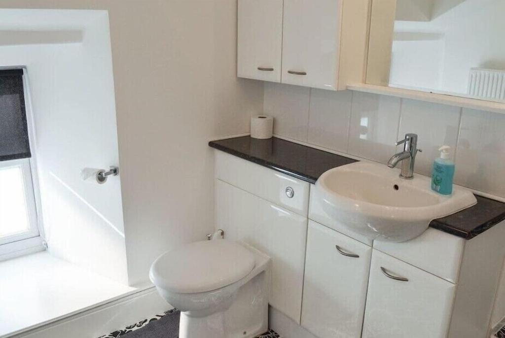 Large Family House - Sleeps 10. Location. 15 Mins From Coast. Holiday home *