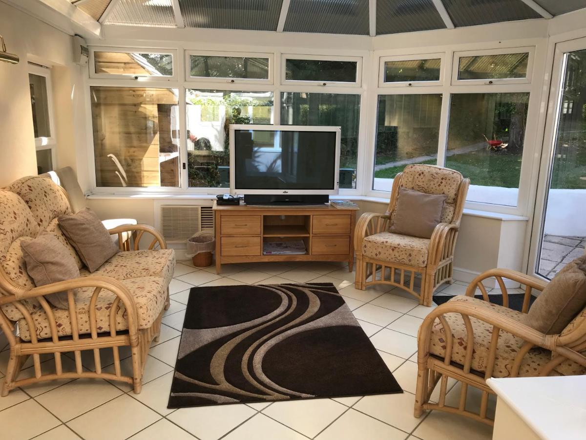 Large Family House - Sleeps 10. Location. 15 Mins From Coast. Holiday home Truro
