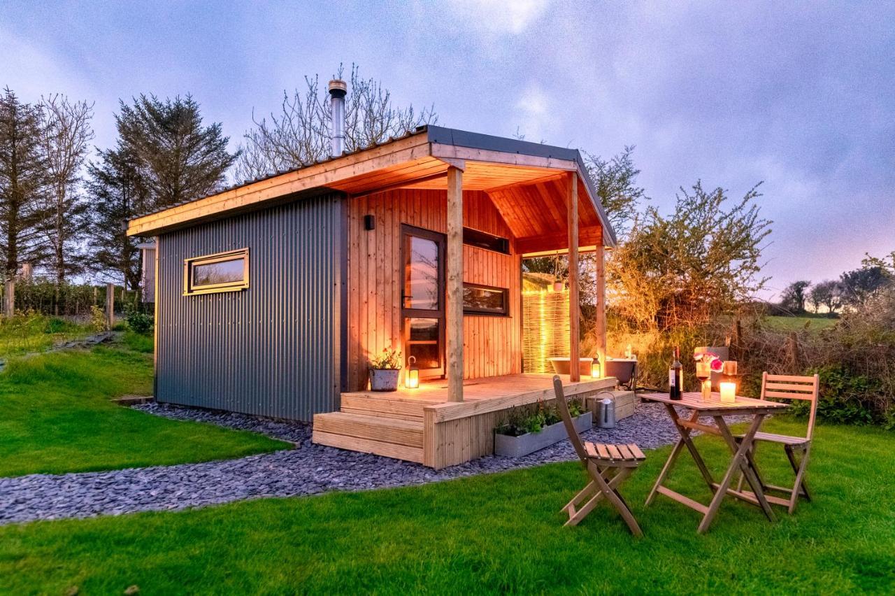 Luxury Glamping With Outdoor Bath On Cornish Flower Farm Truro