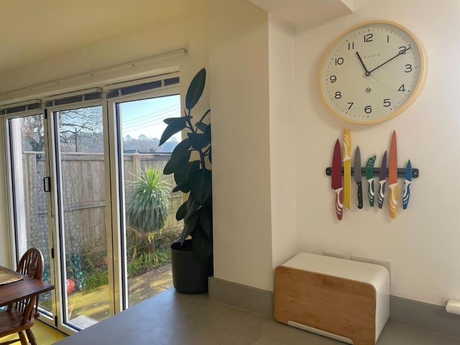 Stunning, Modern And Spacious House - Holiday home Truro