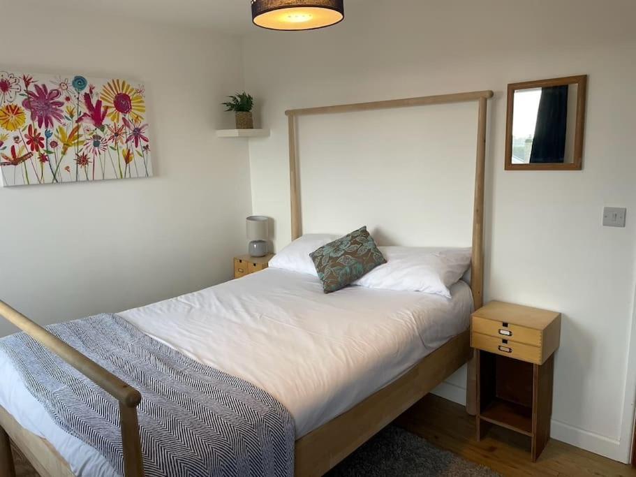 Stunning, Modern And Spacious House - Holiday home Truro