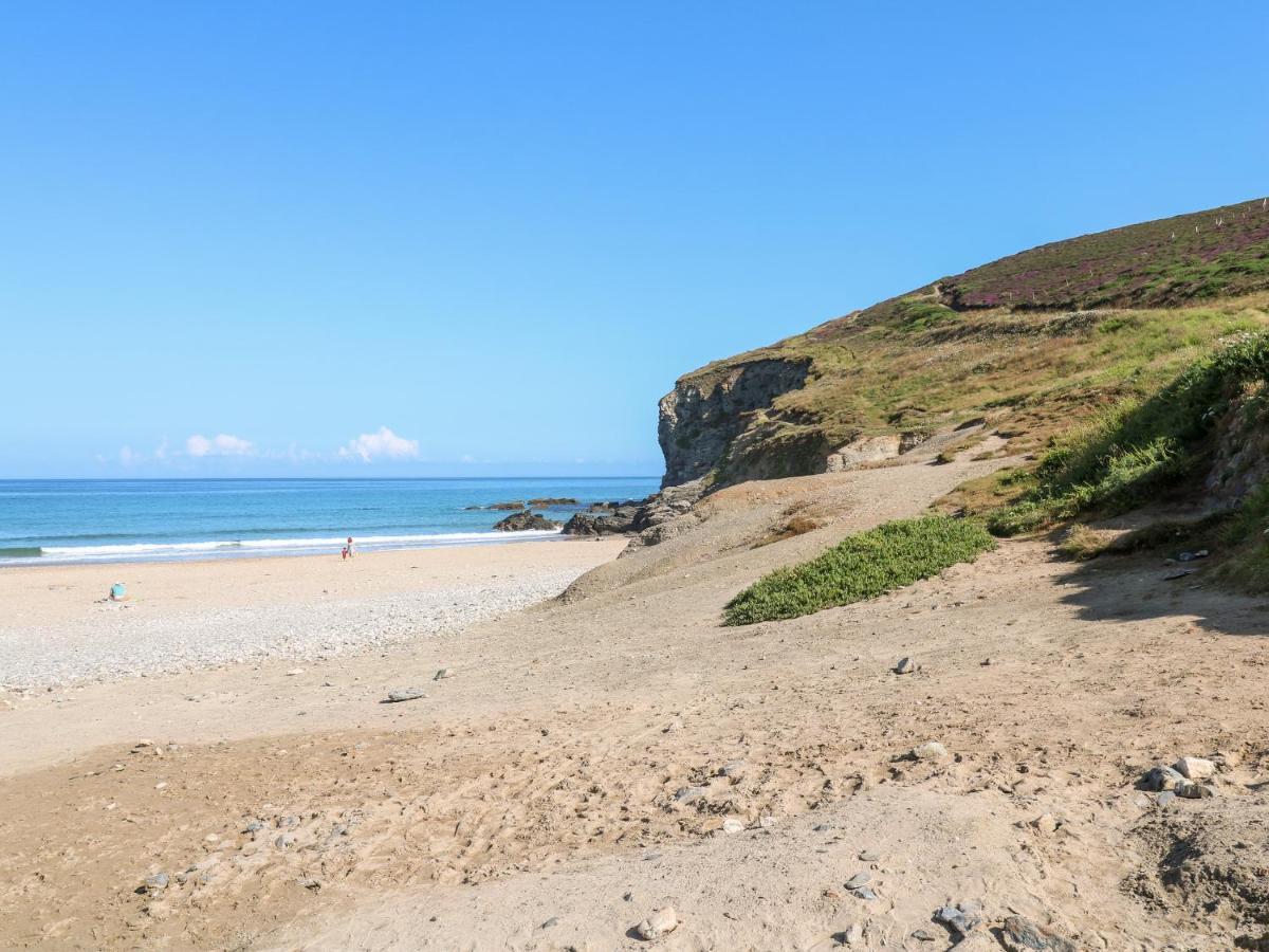 16 Seaspray Apartment