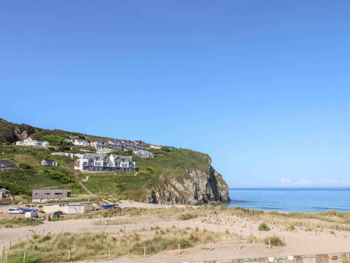 Apartment 16 Seaspray