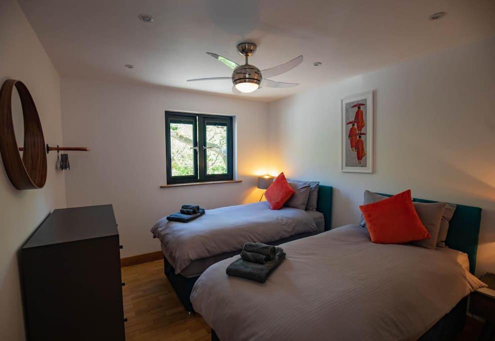 Tresillian Waterfront, Forest, Hot Tub,sauna Villa Truro
