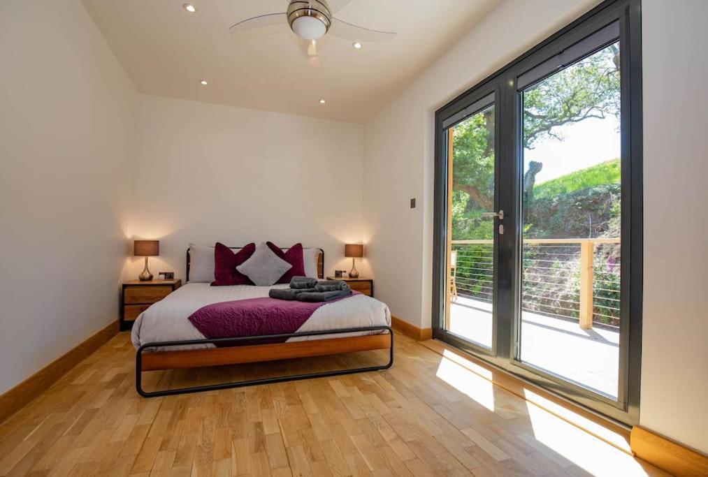 Villa Tresillian Waterfront, Forest, Hot Tub,sauna *