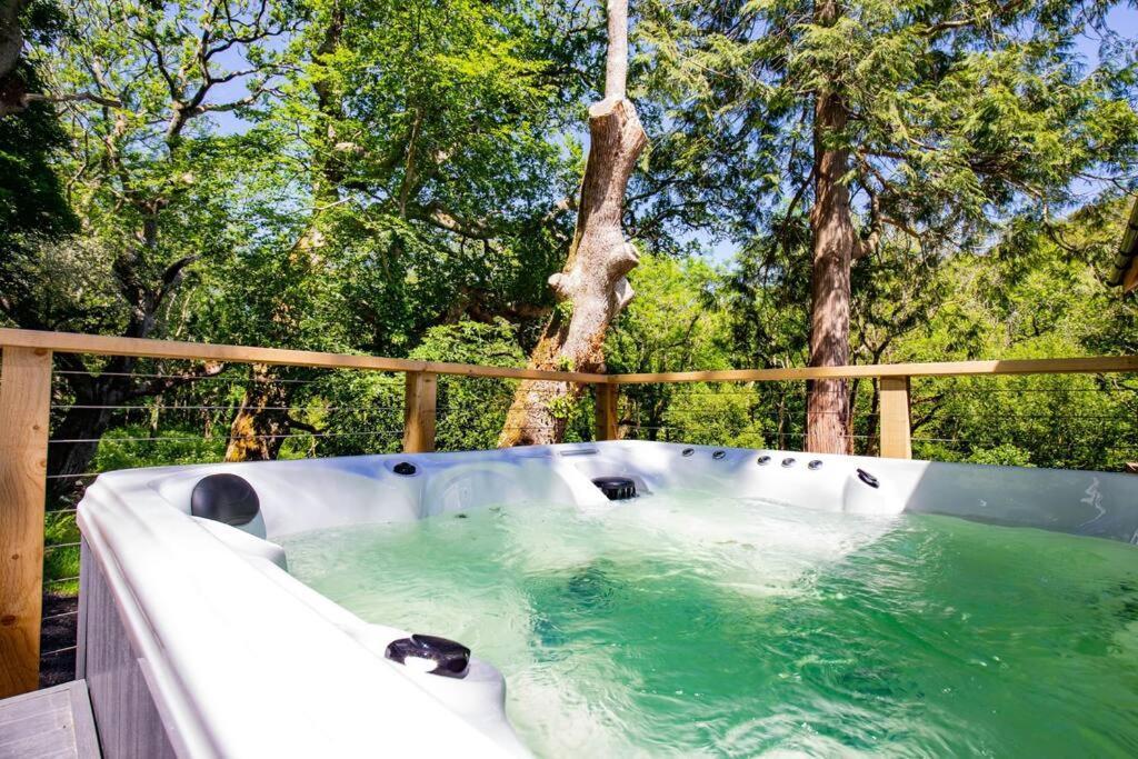 Tresillian Waterfront, Forest, Hot Tub,sauna * Truro