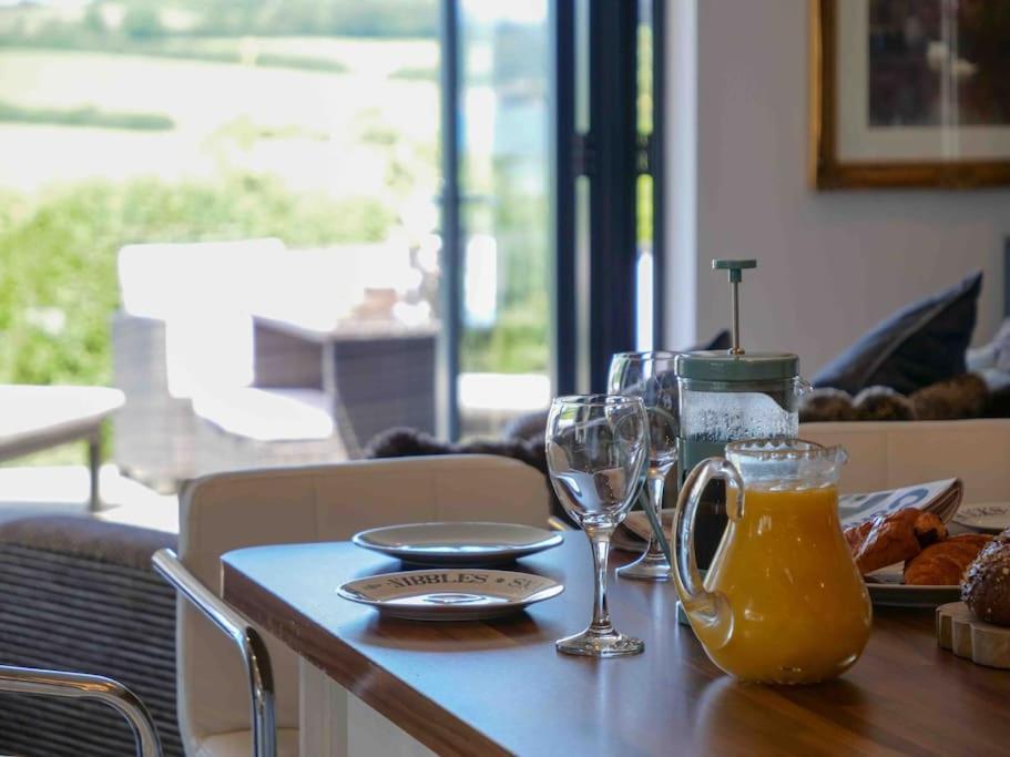Gorgeous 3 Bed House With Sea Views And Hot Tub * Truro