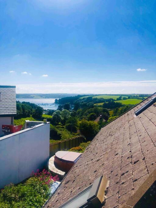Holiday home Gorgeous 3 Bed House With Sea Views And Hot Tub