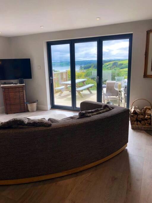 Holiday home Gorgeous 3 Bed House With Sea Views And Hot Tub *