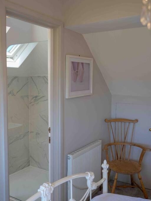 Gorgeous 3 Bed House With Sea Views And Hot Tub Holiday home *