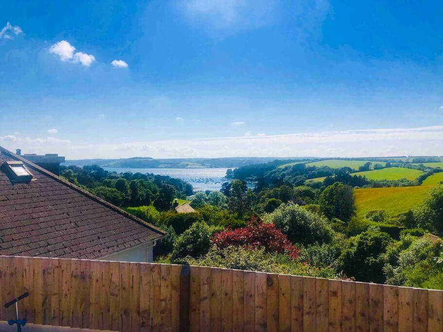Holiday home Gorgeous 3 Bed House With Sea Views And Hot Tub