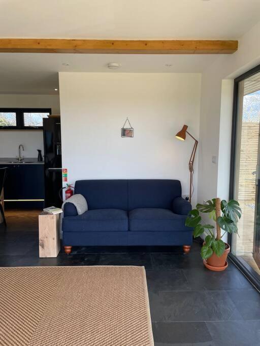 Apartment The At Camels: Idyllic On The Roseland *