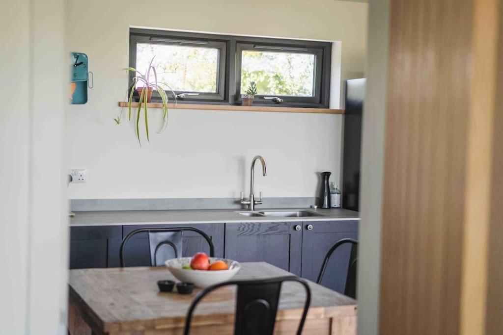 Apartment The At Camels: Idyllic On The Roseland *