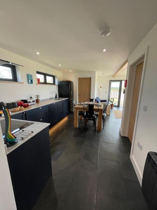 The At Camels: Idyllic On The Roseland Apartment Truro