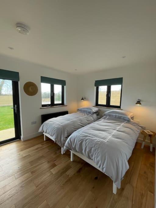 Apartment The At Camels: Idyllic On The Roseland *