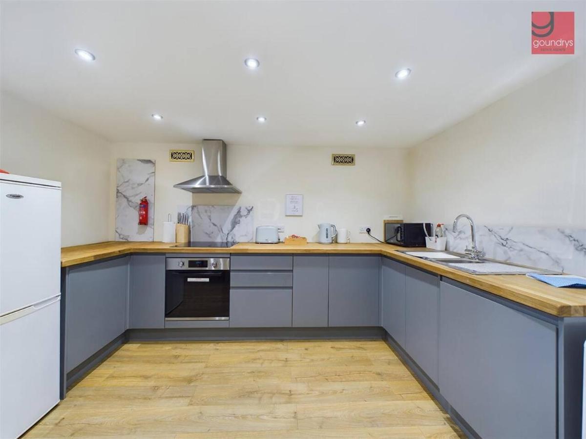 Truroflat Apartment *