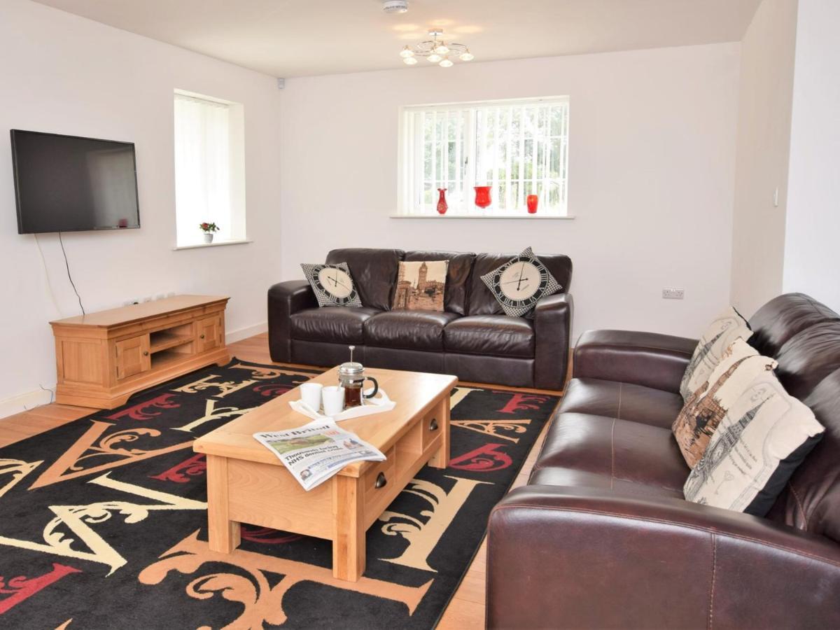 5 Bed In Newquay 46489 Holiday home