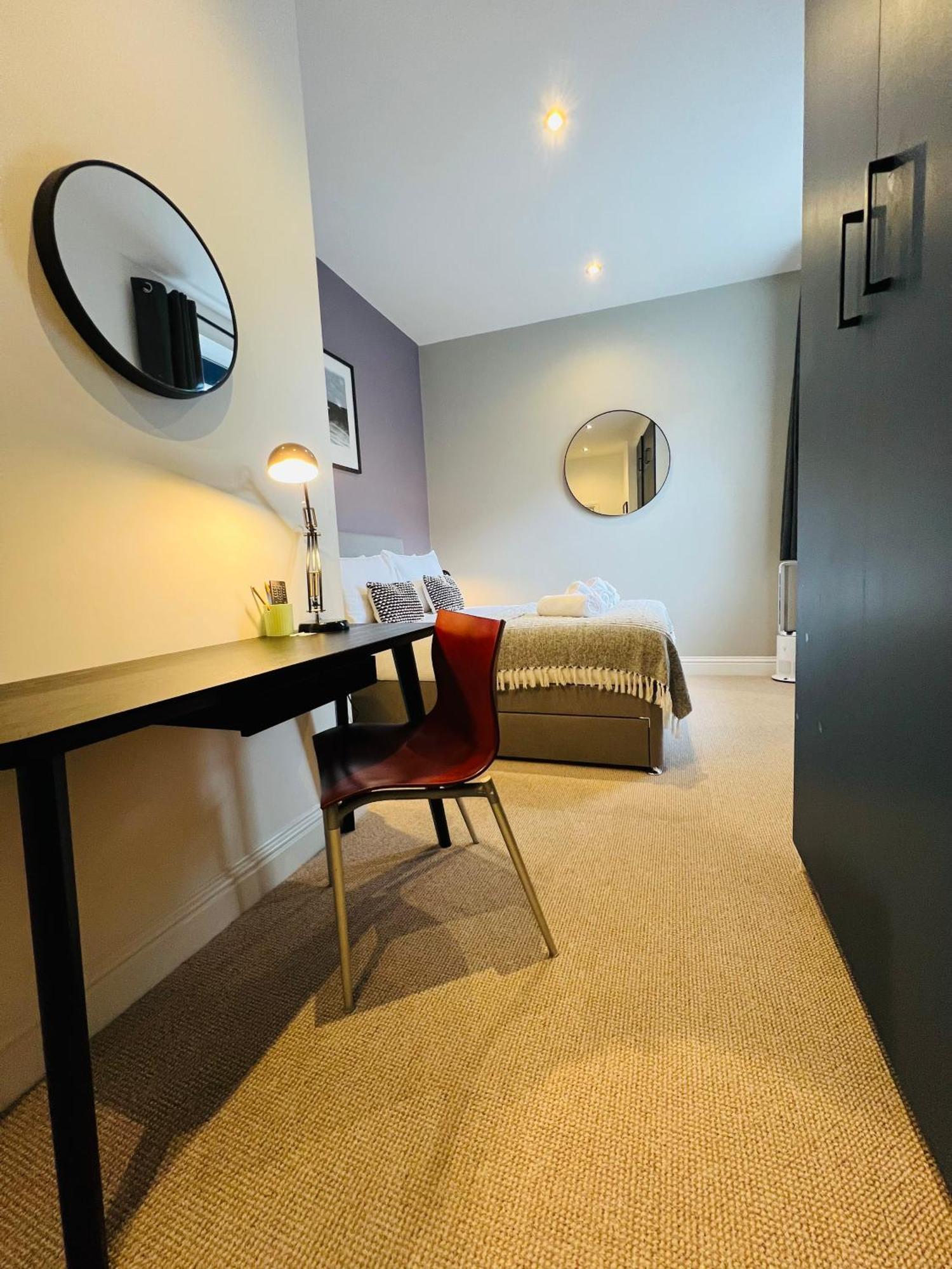 Bed & Breakfast 8, St Marys , Private Double Ensuite Truro