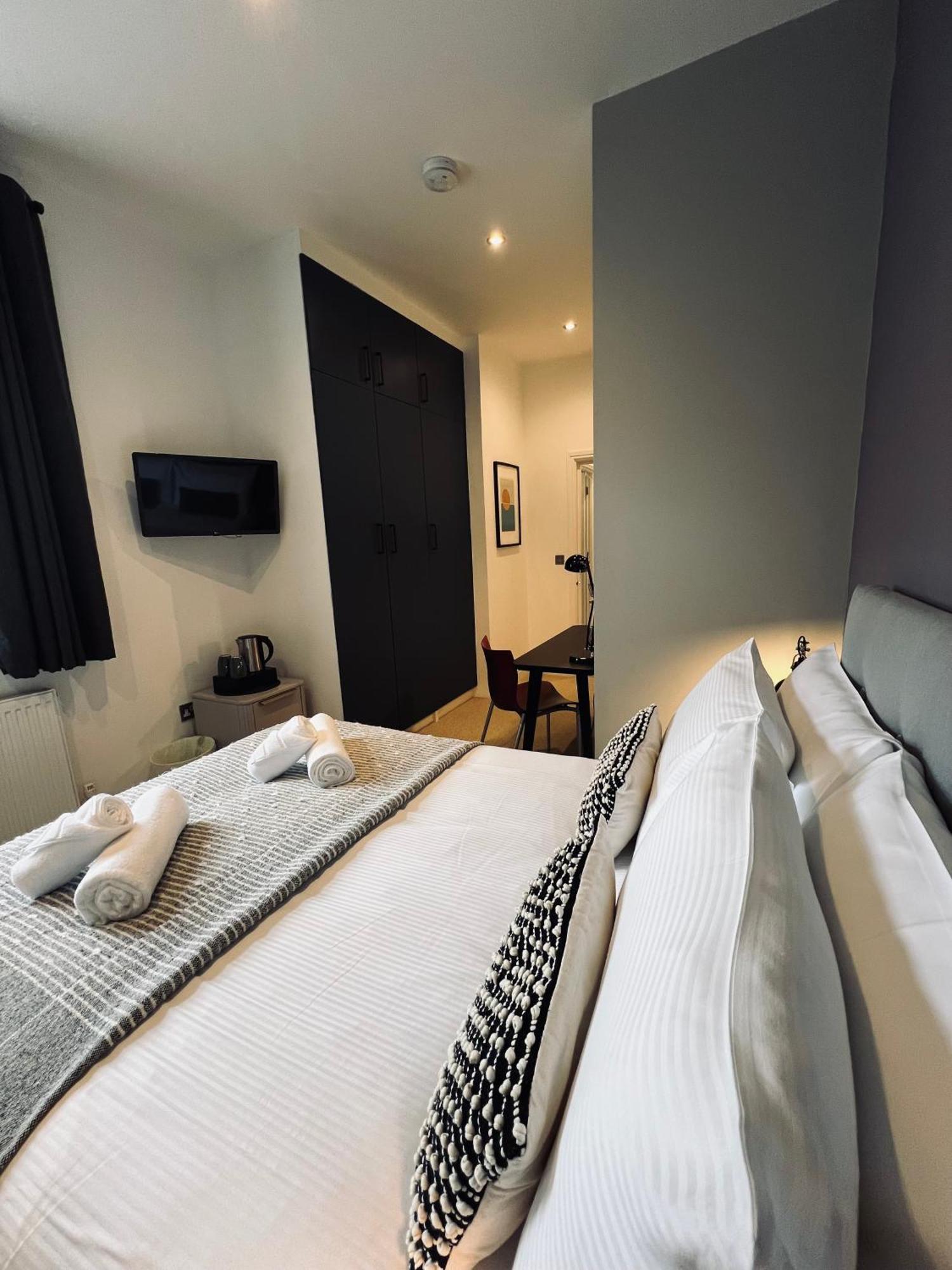 8, St Marys , Private Double Ensuite Bed & Breakfast *