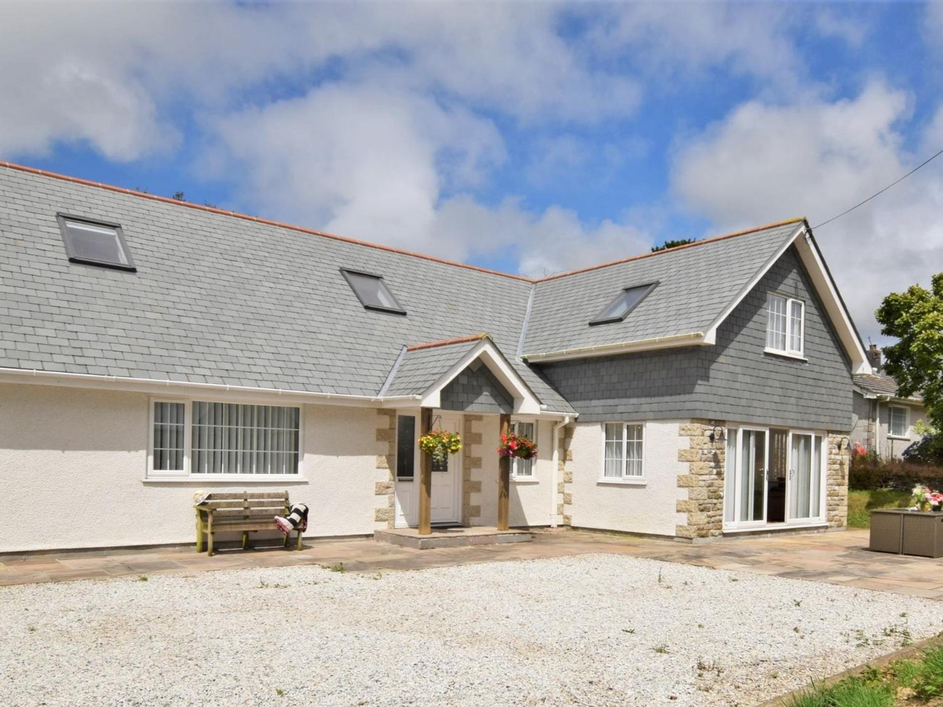 5 Bed In Newquay 46489 Holiday home *