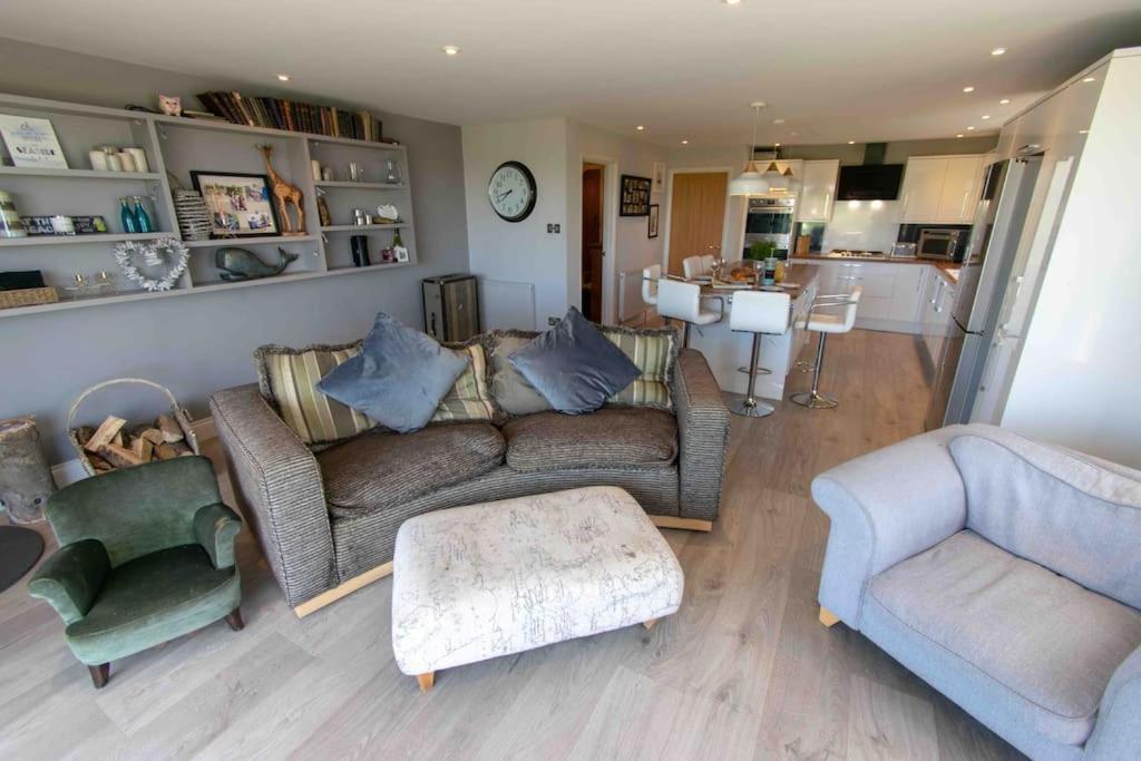 Holiday home Gorgeous 3 Bed House With Sea Views And Hot Tub Truro