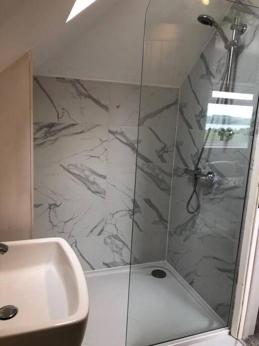 Holiday home Gorgeous 3 Bed House With Sea Views And Hot Tub *