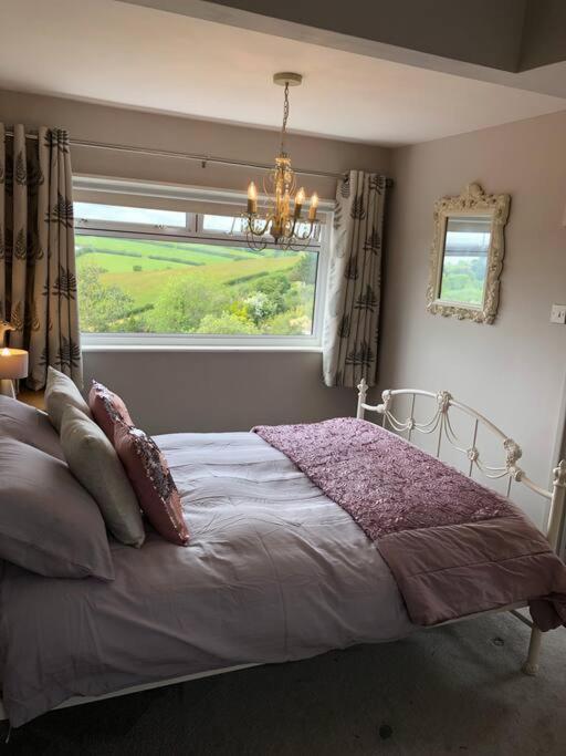 Holiday home Gorgeous 3 Bed House With Sea Views And Hot Tub