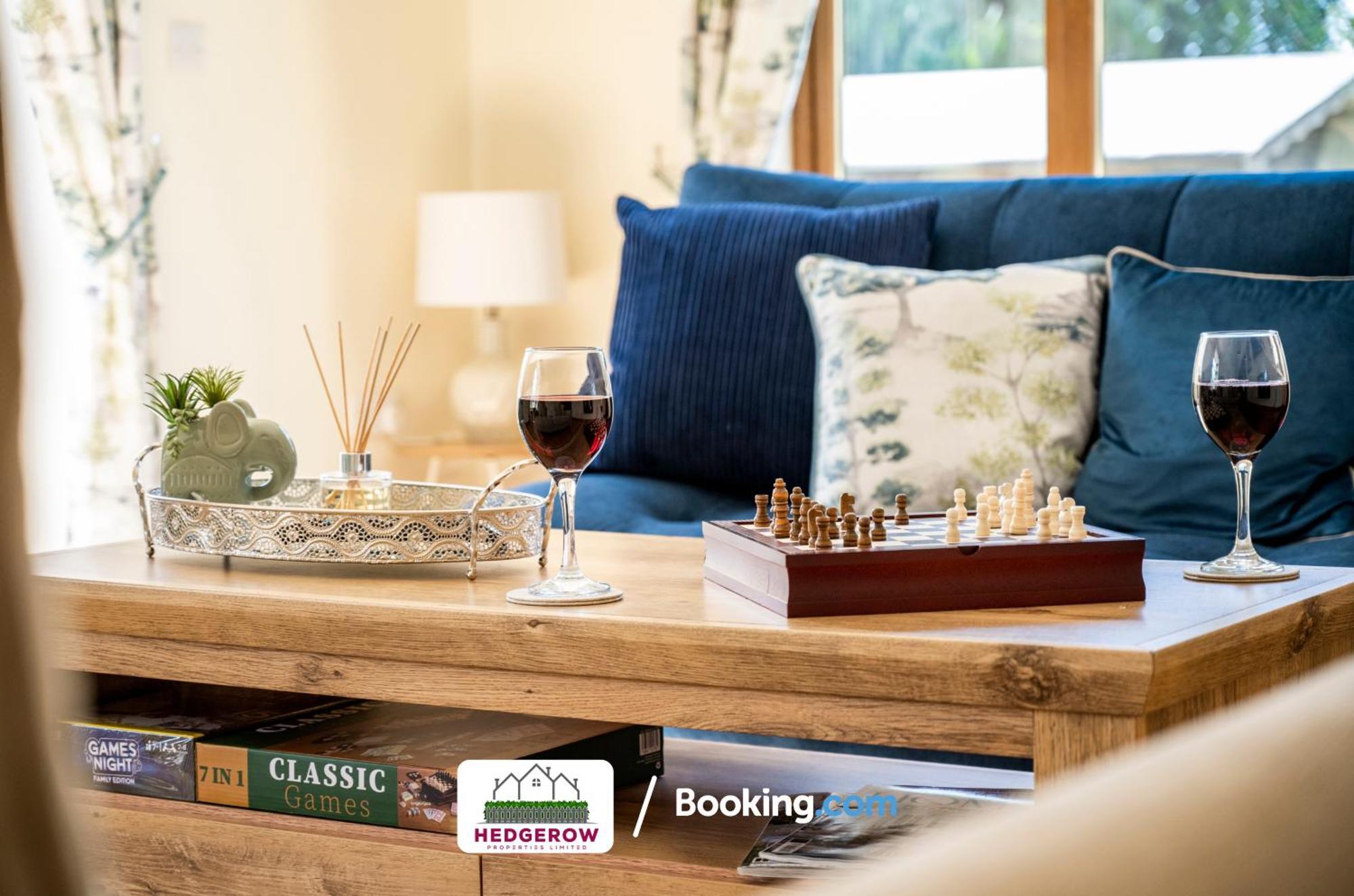 Holiday home Hedgerow Haven: Spacious 5-bedroom Retreat