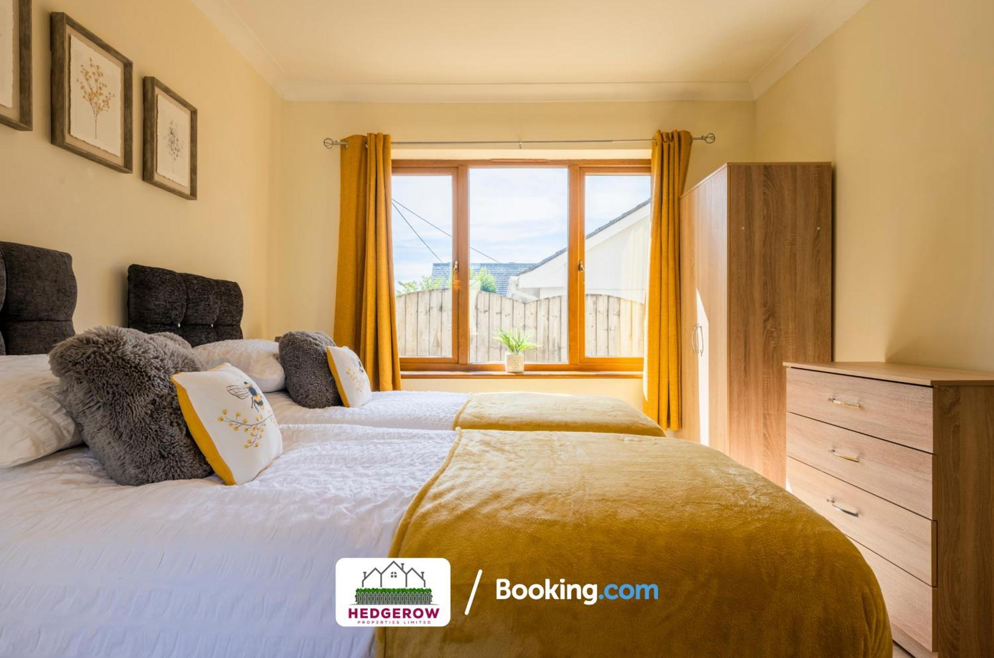 Holiday home Hedgerow Haven: Spacious 5-bedroom Retreat *