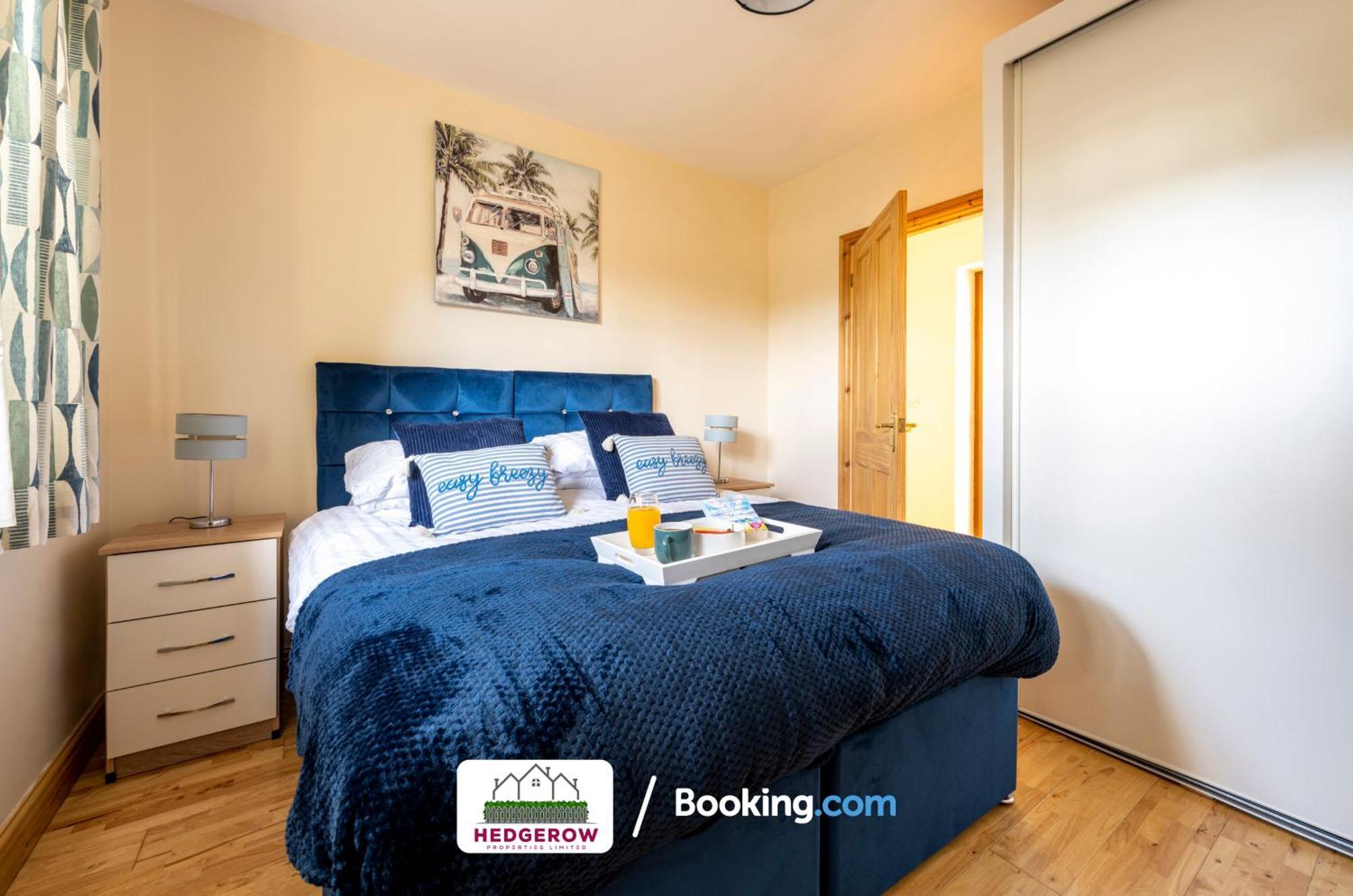 Holiday home Hedgerow Haven: Spacious 2-bedroom Retreat