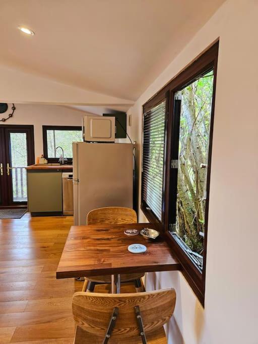Treetops Lodge, Private Parking & Garden *