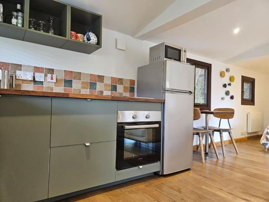 Treetops Lodge, Private Parking & Garden * Truro