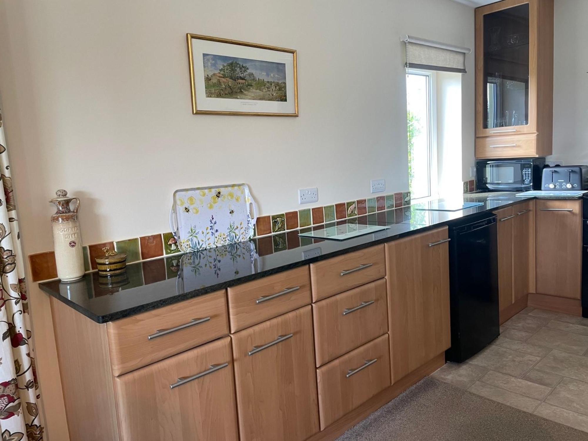 Honeycomb - A Quiet, Charming, Cosy Retreat In The Countryside Only 2 Miles From One Of Cornwall's Beaches
