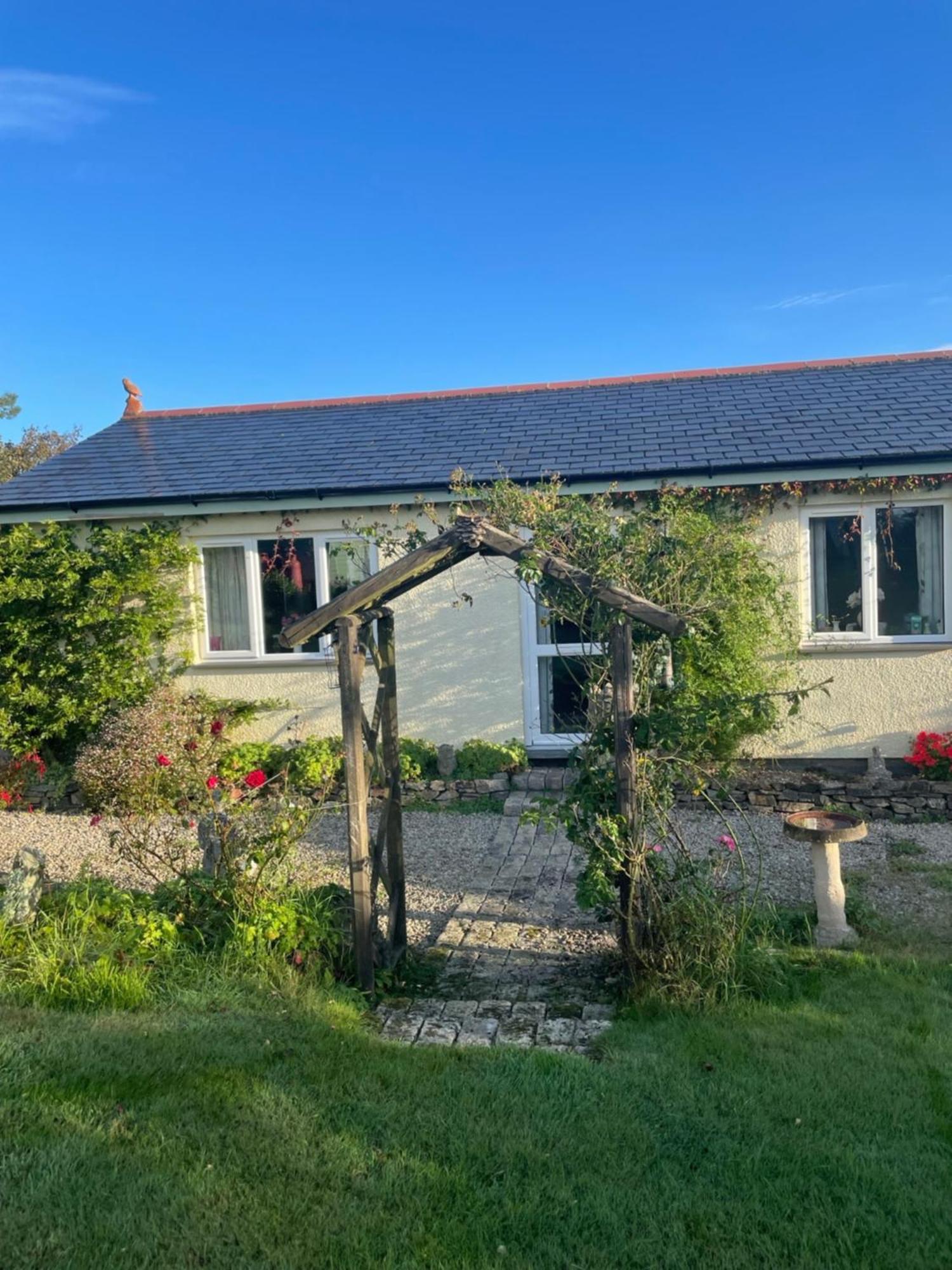 Honeycomb - A Quiet, Charming, Cosy Retreat In The Countryside Only 2 Miles From One Of Cornwall's Beaches Holiday home