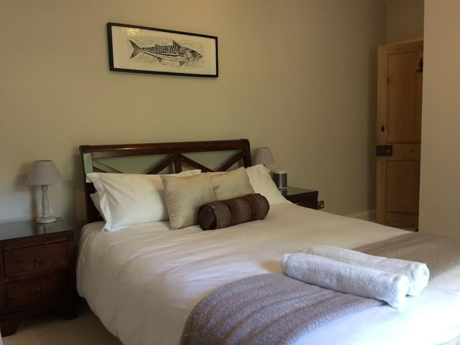 Truck House, Luxury Accommodation, Pet Friendly Country house *