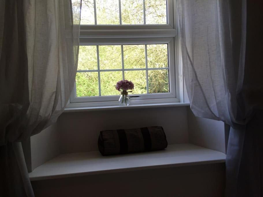 Truck House, Luxury Accommodation, Pet Friendly Truro