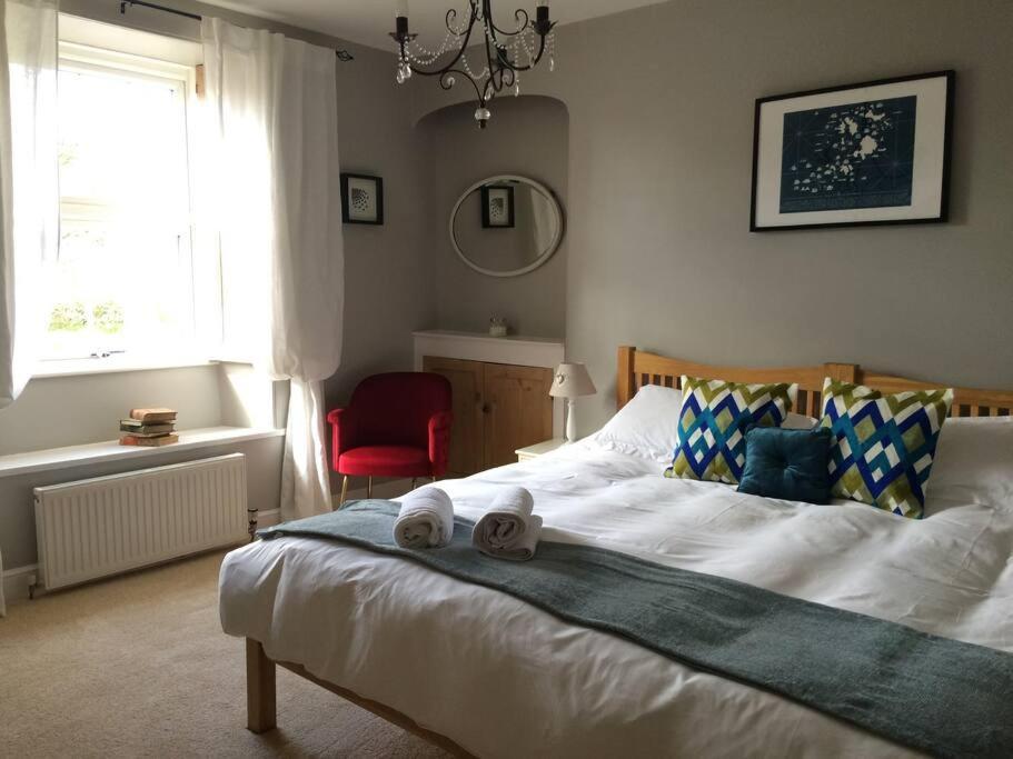 Truck House, Luxury Accommodation, Pet Friendly Country house *