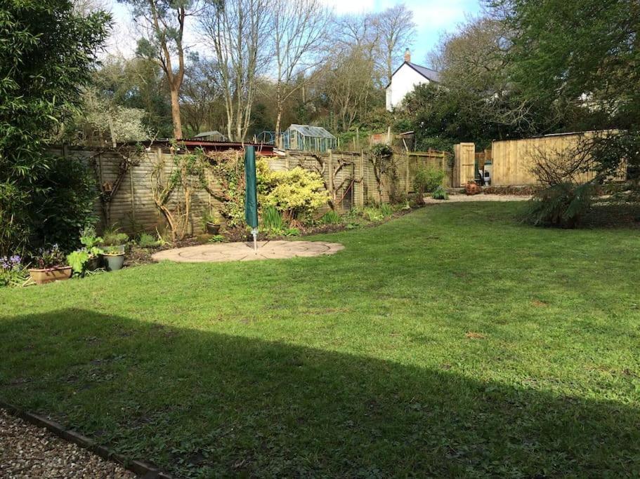 Truck House, Luxury Accommodation, Pet Friendly *