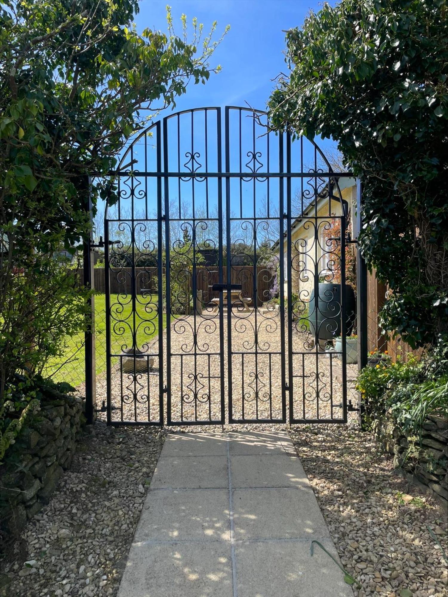 Honeycomb - A Quiet, Charming, Cosy Retreat In The Countryside Only 2 Miles From One Of Cornwall's Beaches Holiday home *