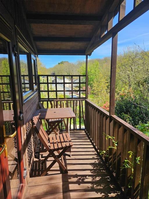 Treetops Lodge, Private Parking & Garden