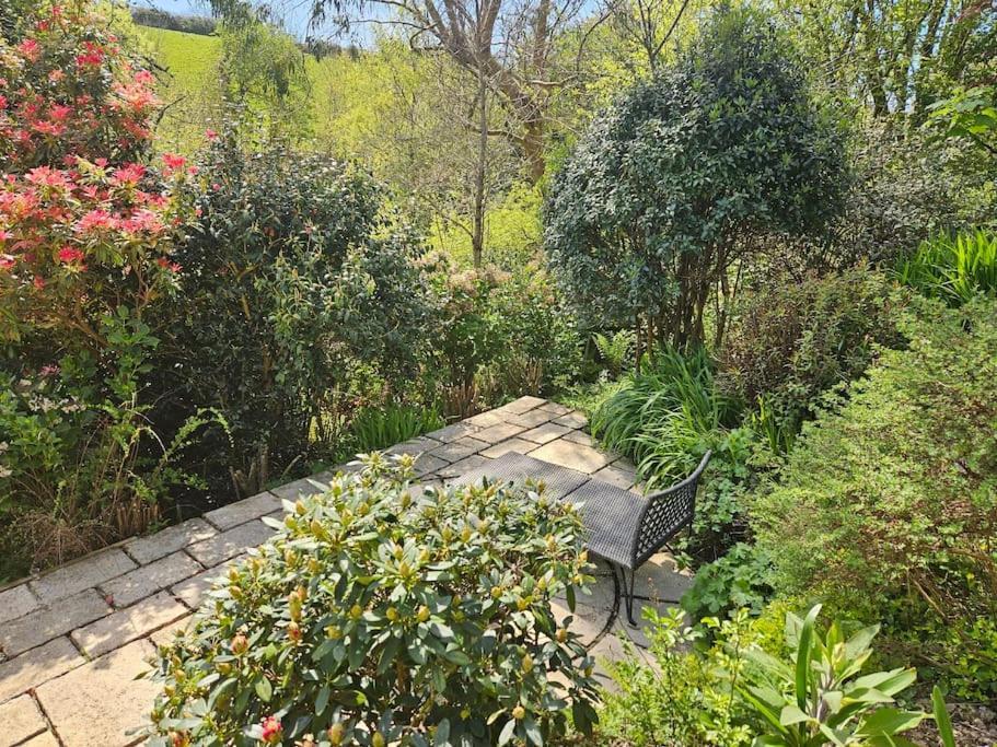 Holiday home Treetops Lodge, Private Parking & Garden