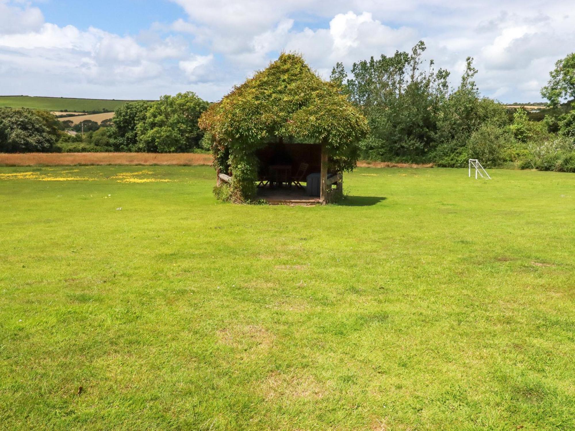 Holiday home Hollies