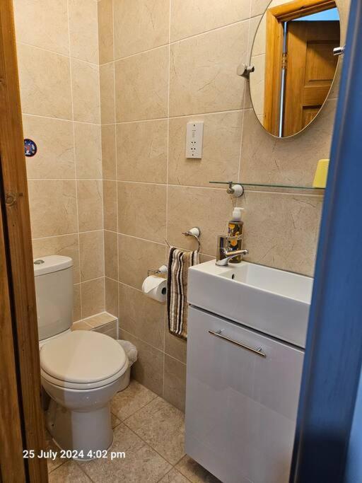 Bannsvale Farmhouse, Mount Hawke, Cornwall, Holiday home *