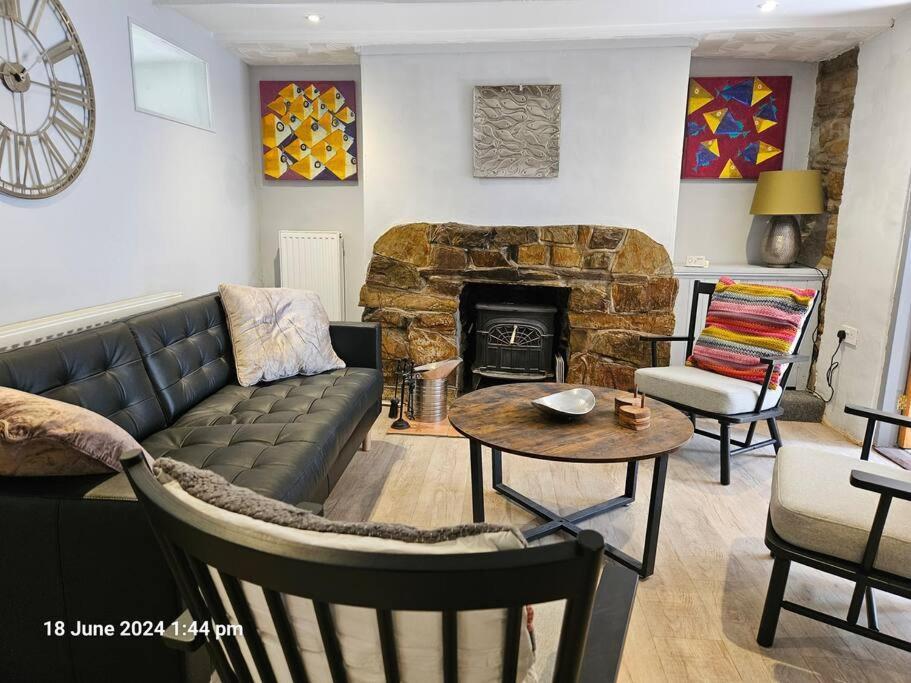 Bannsvale Farmhouse, Mount Hawke, Cornwall, Holiday home Truro