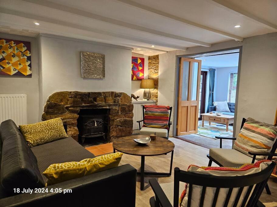 Bannsvale Farmhouse, Mount Hawke, Cornwall, * Truro